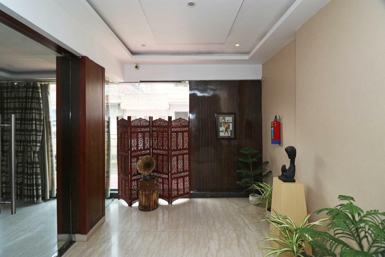 Oyo 5843 Hotel Yash Inn Mirzāpur Exterior foto