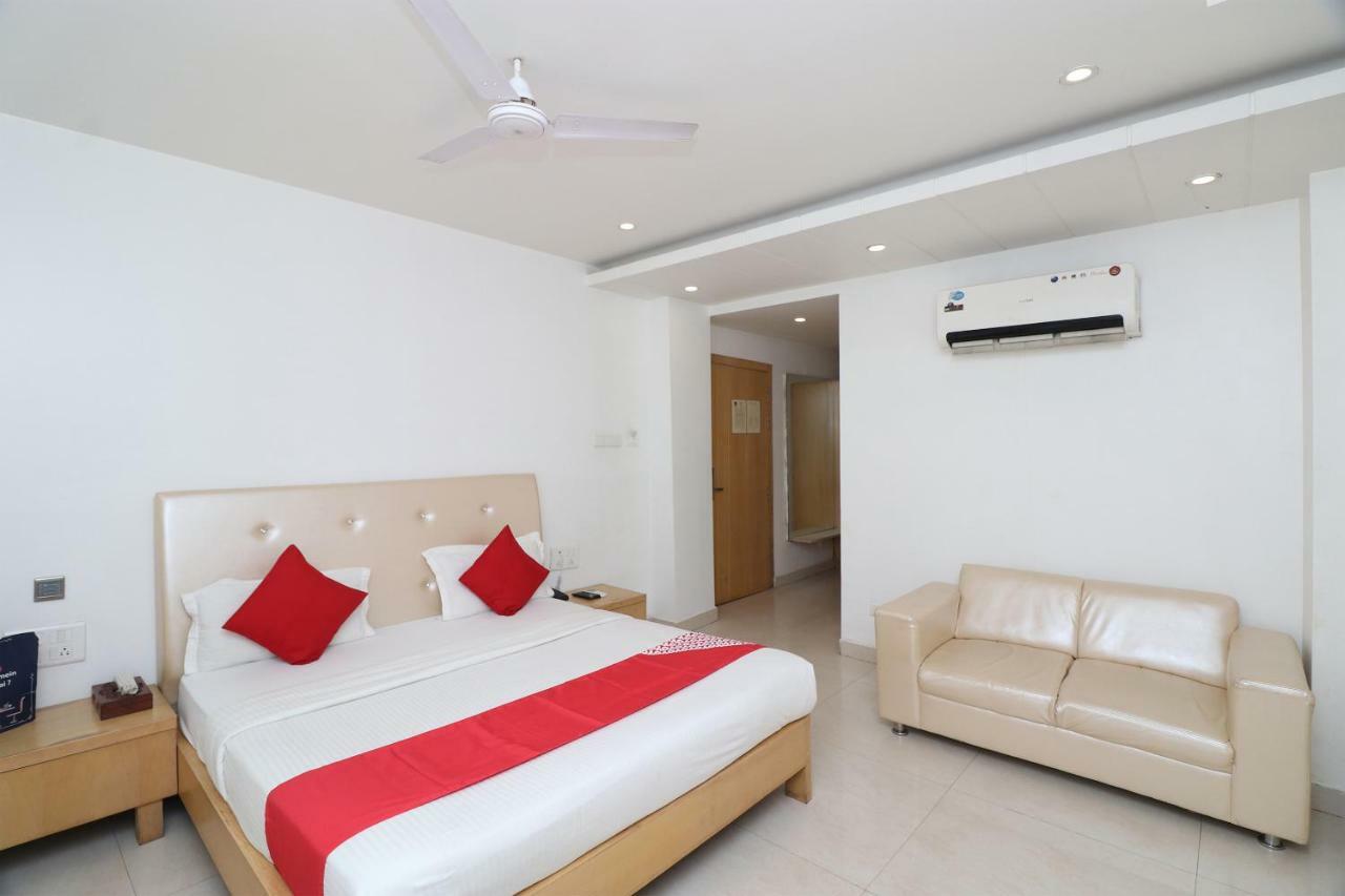 Oyo 5843 Hotel Yash Inn Mirzāpur Exterior foto